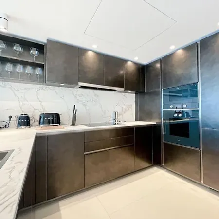 Apartamento 4 - 523 *