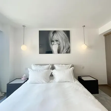 4 - 523 Cannes