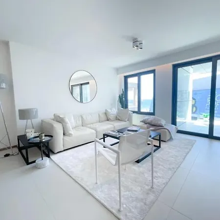 4 - 523 Apartamento *