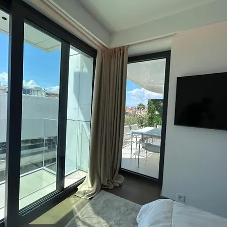 4 - 523 Cannes
